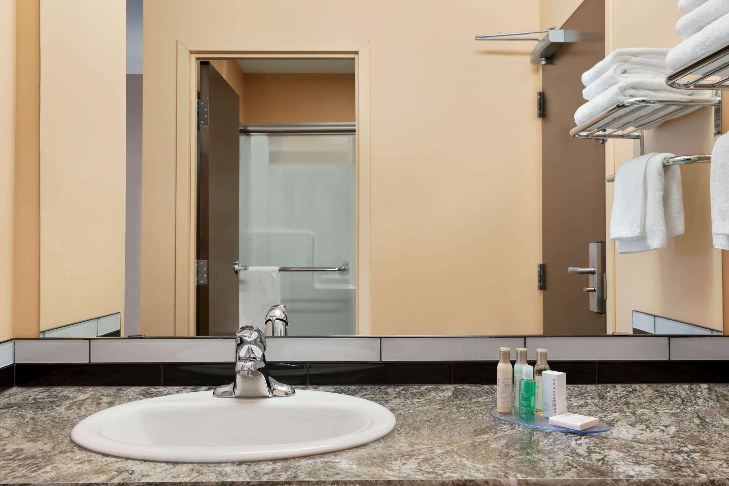 Travelodge By Wyndham Pincher Creek Luaran gambar